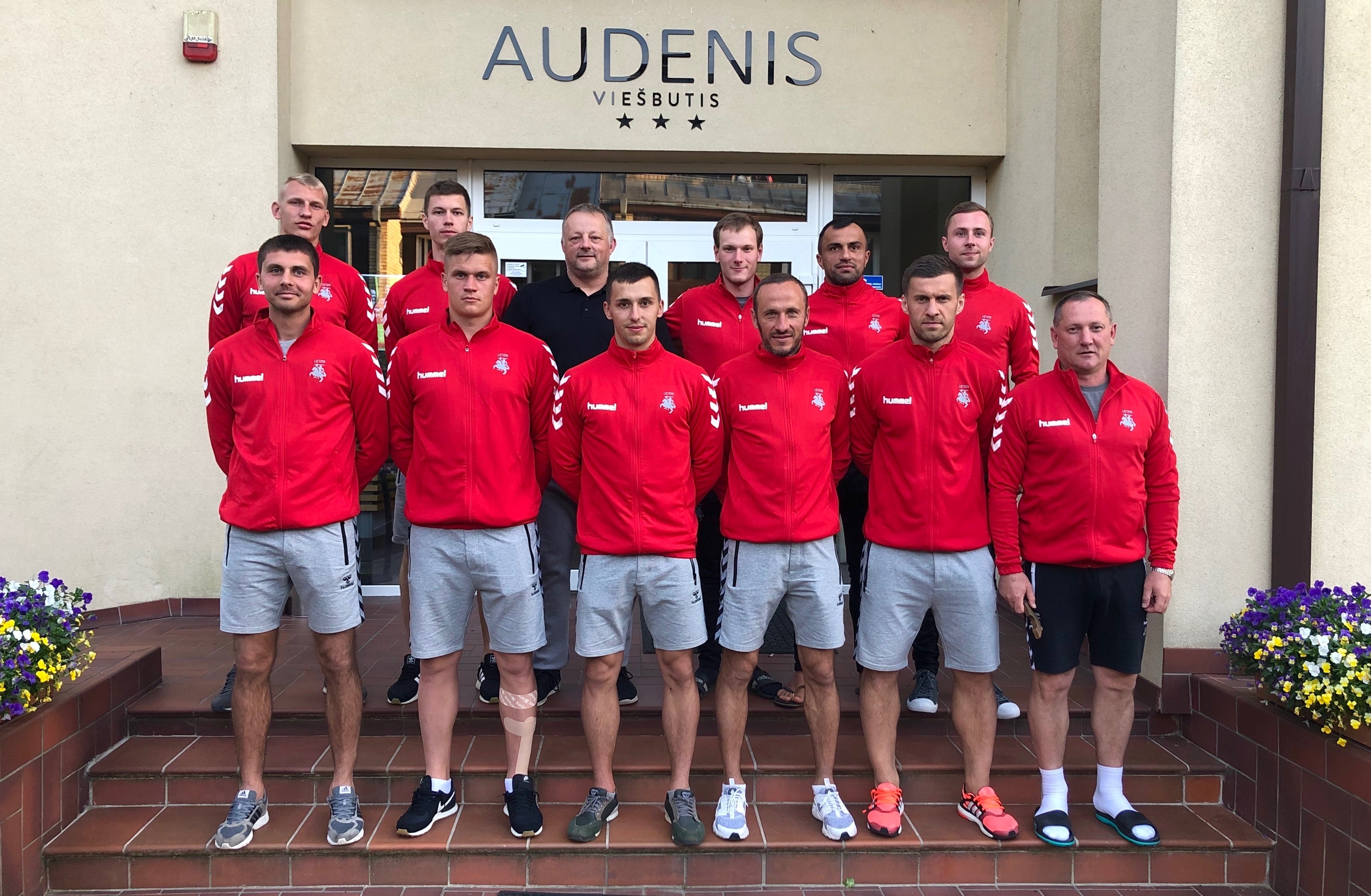 Paplūdimio futbolo rinktinė pradėjo pasiruošimą pasaulio čempionato atrankai