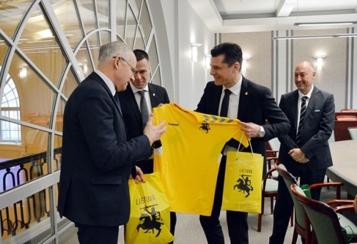 Aptartas pasirengimas Pasaulio salės futbolo čempionatui Lietuvoje