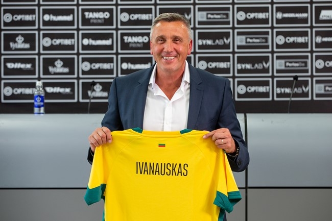 Naujai paskirtas Lietuvos rinktinės treneris V. Ivanauskas jau kalbėjosi su G. Arlauskiu ir A. Novikovu