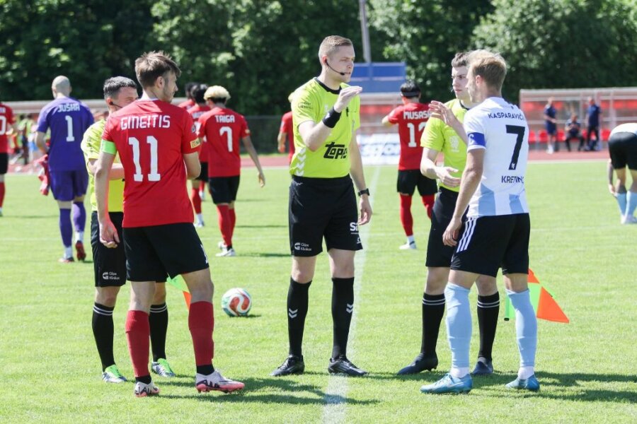14-asis Pirmos lygos, kurią remia TOPsport, turas: neįteikta dovana treneriui ir darbingos Joninės