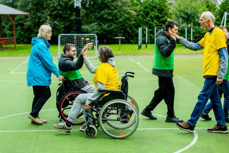 Kaune surengtas integracinis futbolo vaikščiojant turnyras