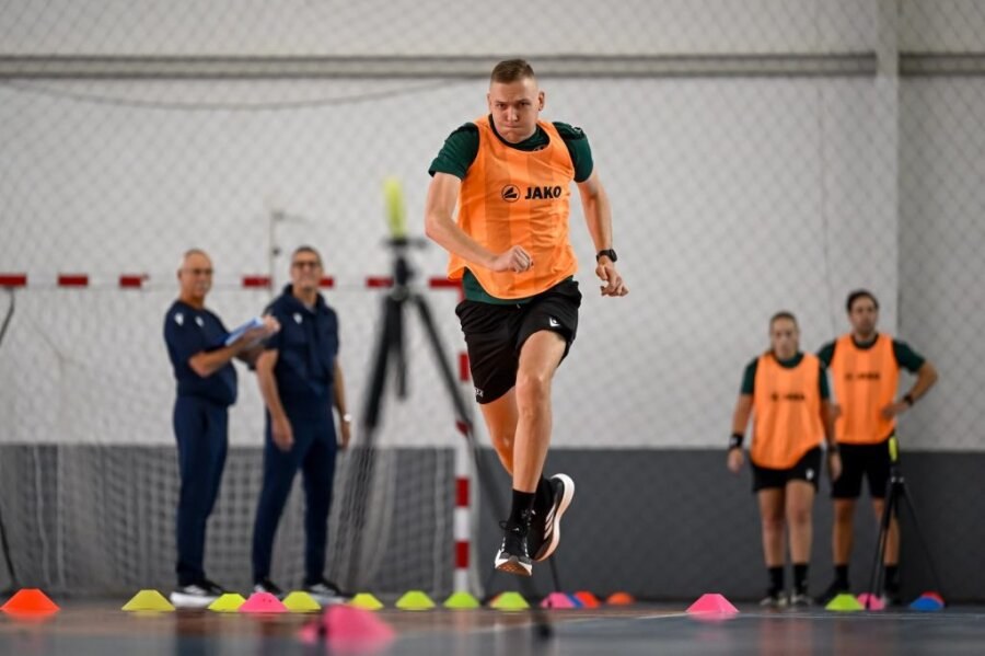 Lietuvos teisėjai tobulino žinias UEFA kursuose